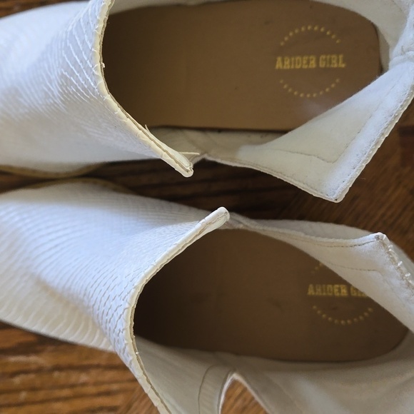 ARIDER GIRL SOUTHWEST ANKLE BOOTS - Picture 6 of 11